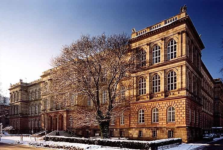 RWTH Aachen, Hauptgebäude © Hendrik Brixius