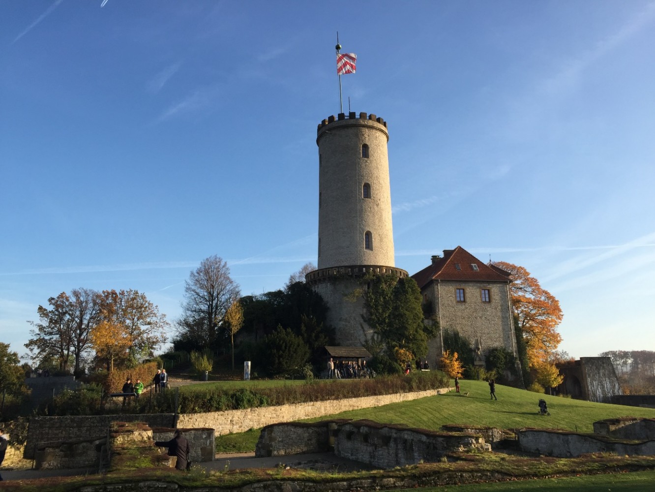 De Sparrenburg, het symbool van Bielefeld (Foto: Frans Hetyey)