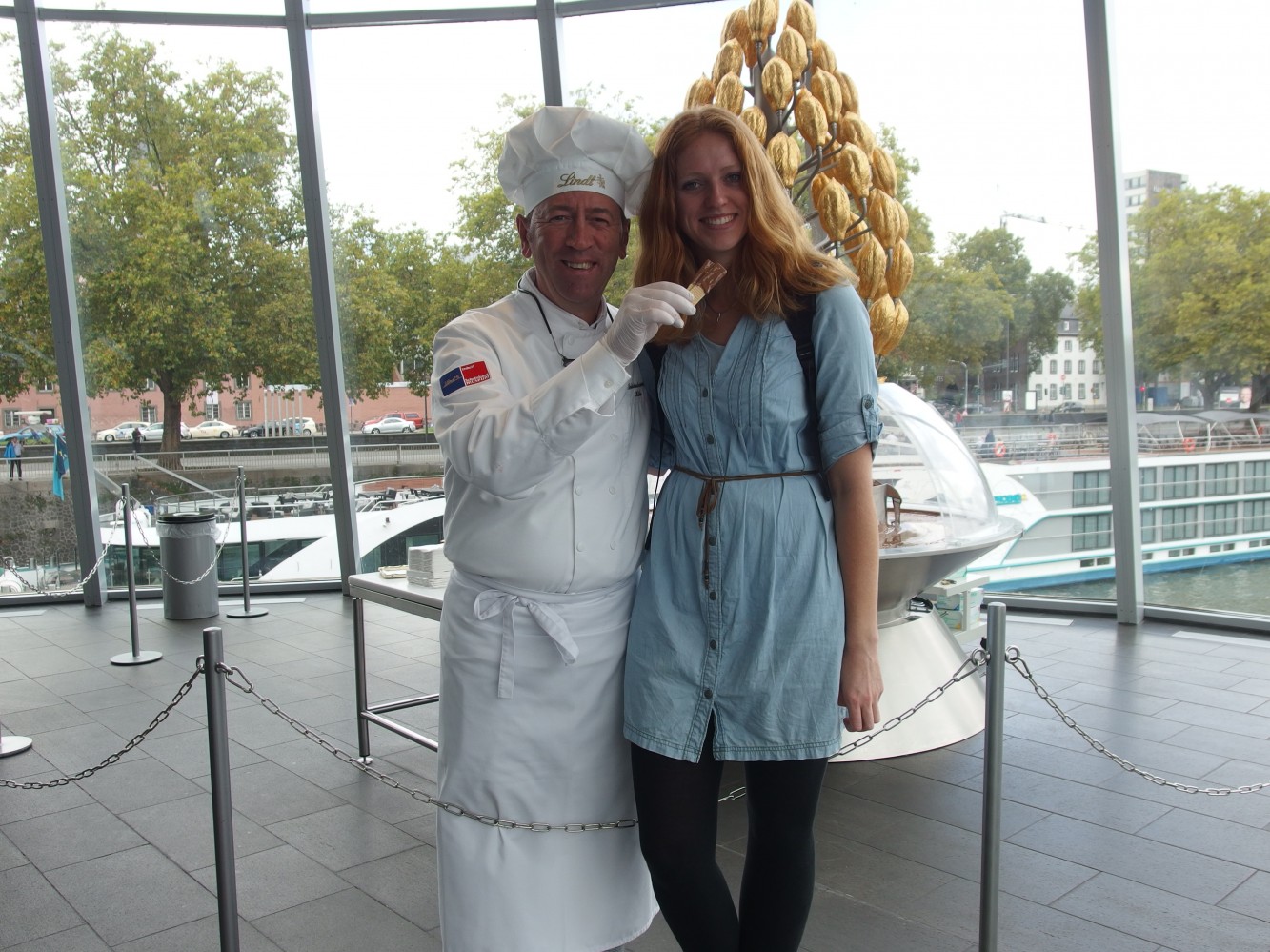 Meeke in het Lindt-chocolademuseum in het nabijgelegen Keulen.