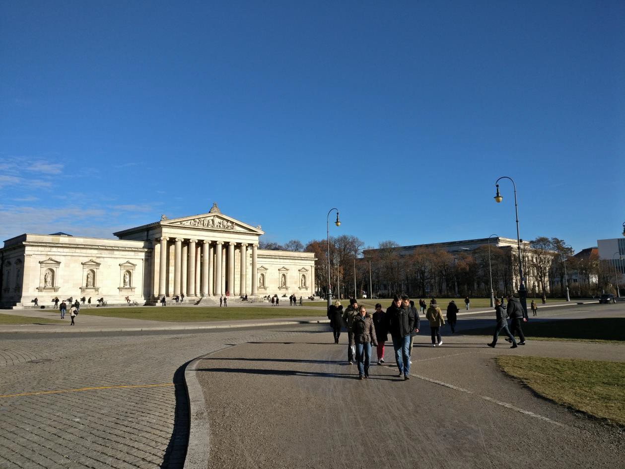 Königsplatz met de Glyptothek, vlakbij een van de faculteiten waar ik onderwijs heb.