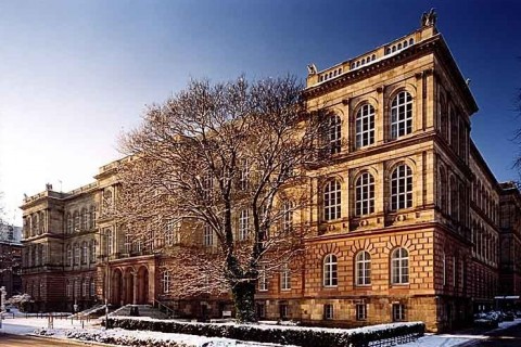 RWTH Aachen, Hauptgebäude © Hendrik Brixius